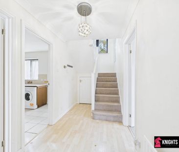 Price £1,500 pcm - Available Now - Unfurnished - Photo 2