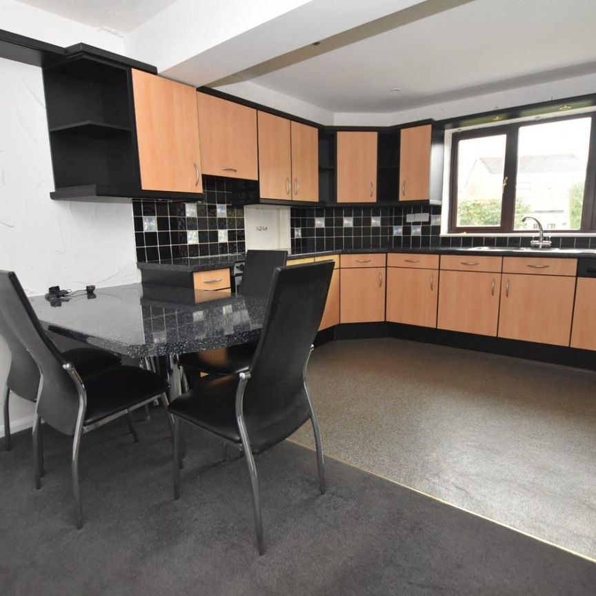 4 bedroom House To Let - Photo 1