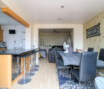 4 bedroom semi-detached house to rent - Photo 6