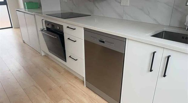 Pet friendly terrace house - Photo 1