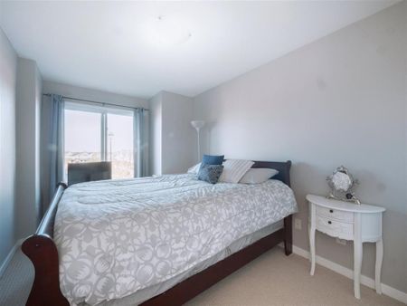 Newly Renovated Two Bedroom and Den Townhouse in Cloverdale - Photo 4