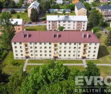 Pronájem bytu 2+1, 47+ m2, Bruntál Švermova, park přímo u domu - Fotografie 5
