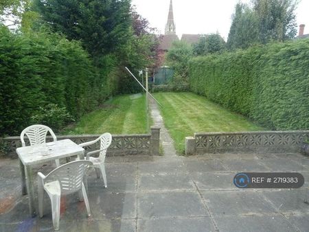 1 bedroom in a house share to rent - Photo 4