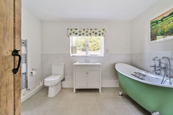 3 bedroom barn to rent - Photo 1