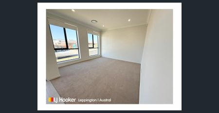 FRESH, MODERN & MOVE IN READY - Photo 4