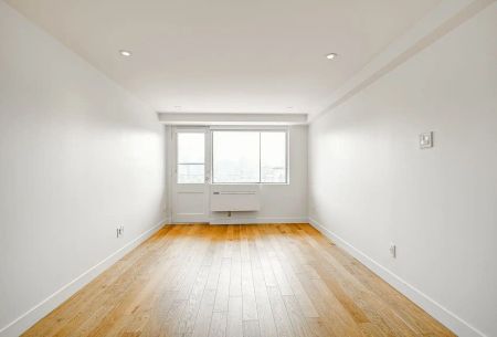 3460 Rue Durocher — Studio - unit 1205 - Photo 2