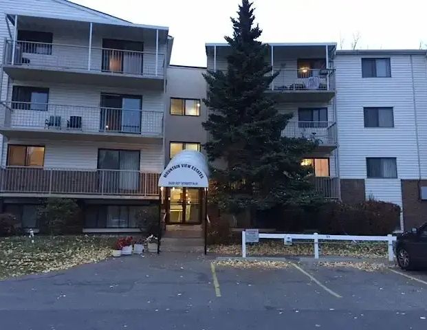 Beautiful 2 Bedroom Apt, close to U of C, Foothills and Children's Hospital | Calgary - Photo 1