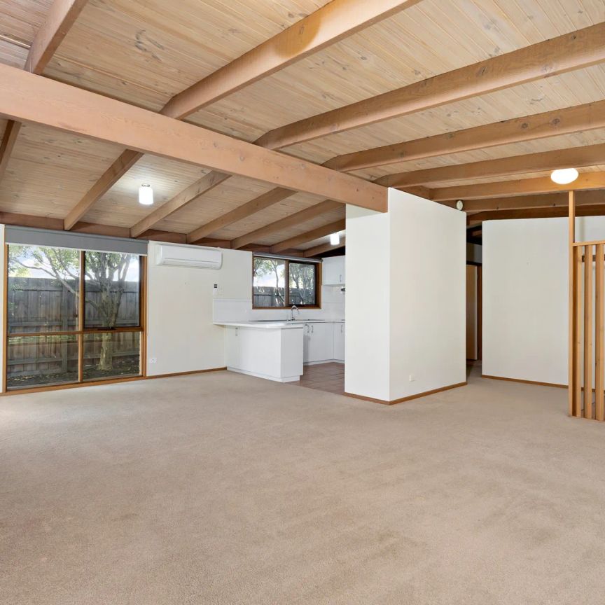 Within minutes to the beach - Photo 1