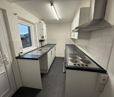 2 bedroom terraced house to rent - Photo 5