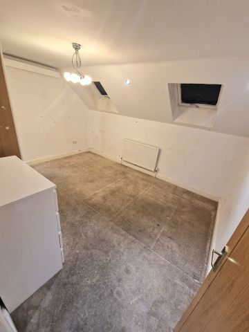 3 Bed Flat, Morden Road, SW19 - Photo 5