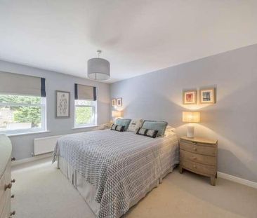 Woking, Surrey, GU22 - Photo 5