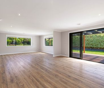 Relaxed Peninsula Living - Spacious Family Home in Mornington - Photo 1