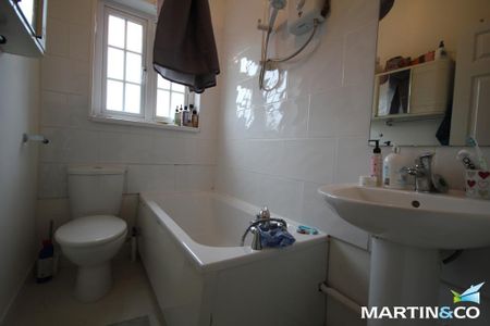 2 bedroom terraced house to rent - Photo 2