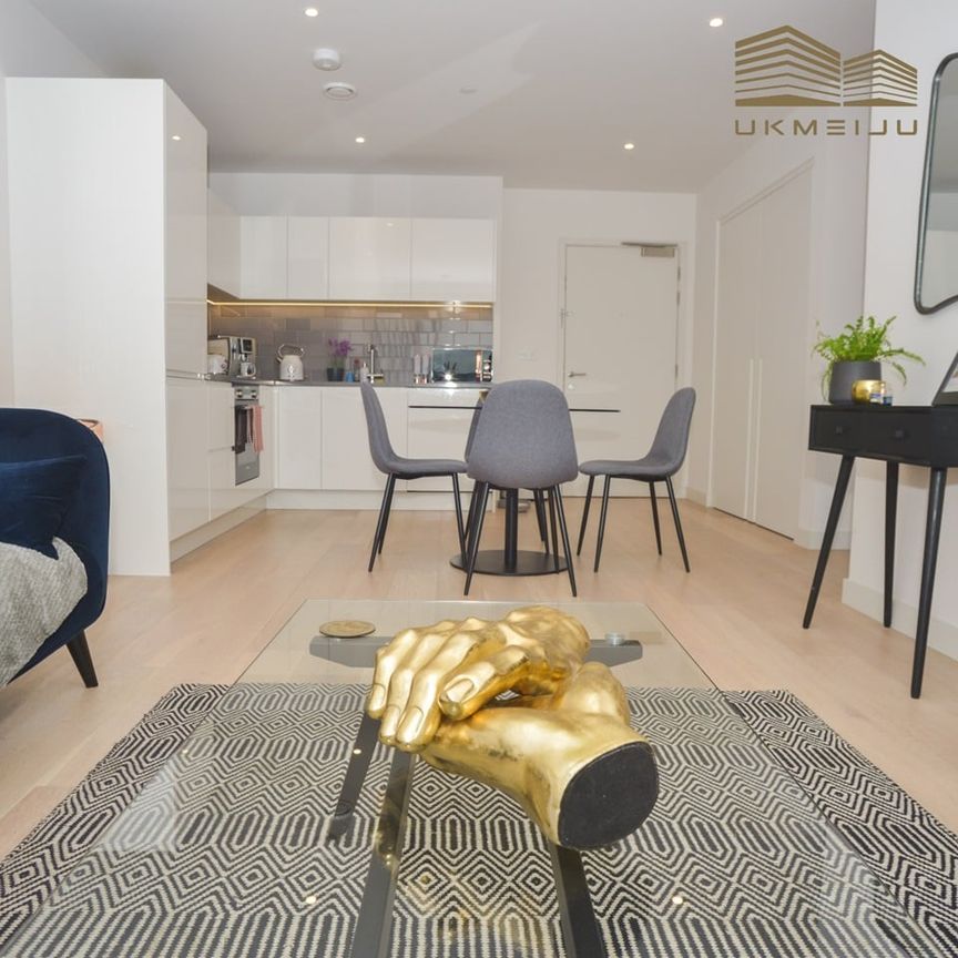 1 Bed Flat, James Cook Building, E16 - Photo 1