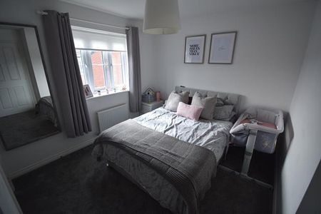3 bedroom semi-detached house to rent - Photo 5