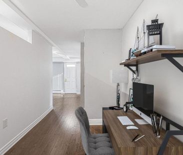 LIBRE 3 1/2 + bureau, chauffé, éclairé, eau chaude, Ahuntsic Montré... - Photo 3