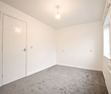 Well presented 2 bedroom terraced house situated within walking dis... - Photo 1