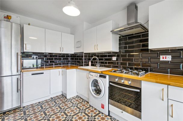 Baly House, Brixton Hill, SW2 - Photo 1