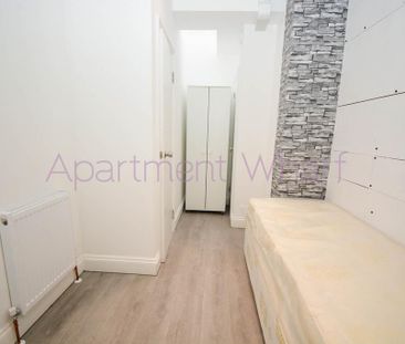 1 bedroom in a flat share to rent - Photo 1