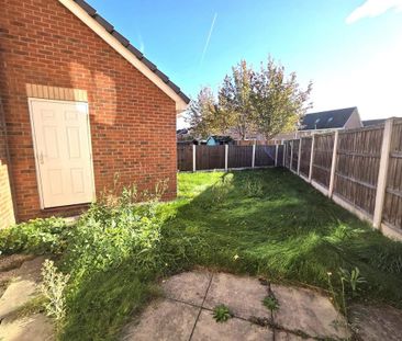 4 bedroom semi-detached house to rent - Photo 6