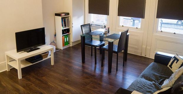 2 bedroom flat to rent - Photo 1