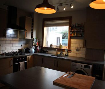 2 bedroom semi-detached villa to rent - Photo 4