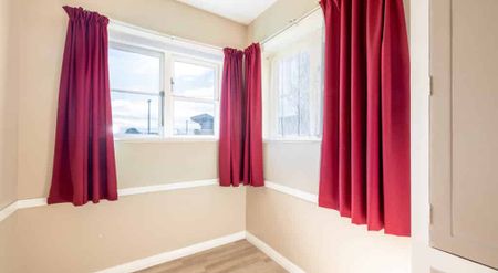Three Bedroom Home On Keppel Street! - Photo 5