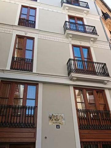 Plaça de Beneyto i Coll, Valencia, Valencian Community 46003 - Photo 4