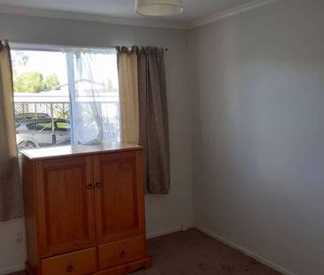 Convenient 3BR Mosgiel Flat - Photo 4