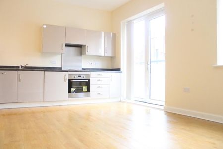 1 bedroom flat to rent - Photo 2