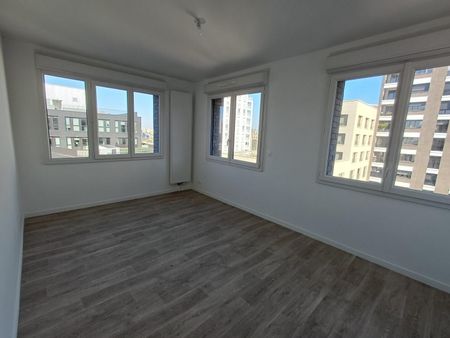 location Appartement T4 DE 78.7m² À BOBIGNY - Photo 3
