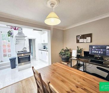 Red Lion Hill, London, N2 - Photo 4