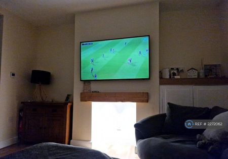 2 bedroom terraced house to rent - Photo 3