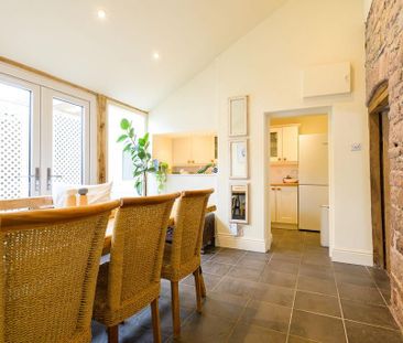 3 bedroom character property to rent - Photo 6
