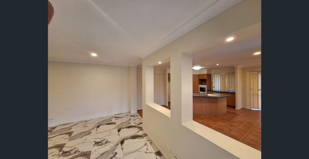 5 Bedroom house with Parent's retreat, ensuite and spa in Upper Coomera Gold Coast. - Photo 1