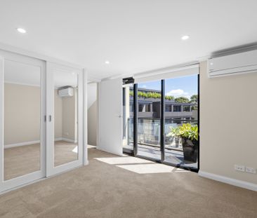 LIGHT FILLED APARTMENT IN HEART OF MOSMAN VILLAGE - Photo 6