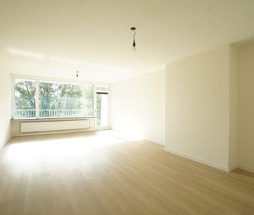 Stijlvol gerenoveerd appartement met 2 slaapkamers op een eerste ve... - Photo 4