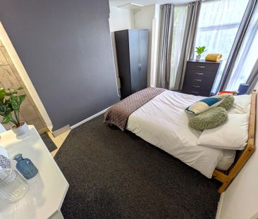 1 bedroom in a house share to rent - Photo 3