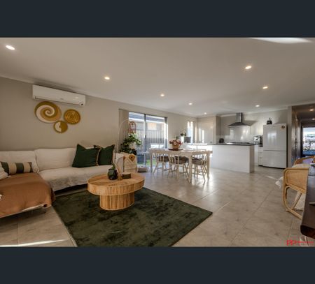 8 Butterleaf Avenue, Yanchep, WA 6035 - Photo 4