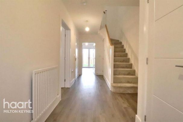 4 bedroom detached house to rent - Photo 1