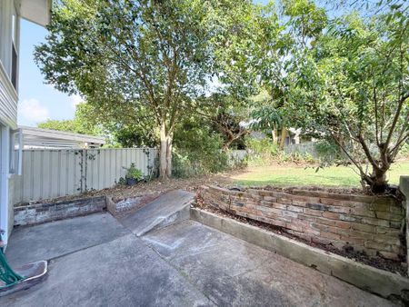 48 Mountain View Parade, New Lambton Heights - Photo 3