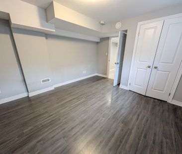 **ALL INCLUSIVE** STUDENTS ROOM FOR RENT IN A STUNNING HOUSE!! - Photo 4