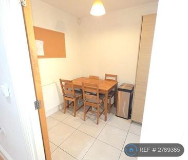 4 bedroom terraced house to rent - Photo 4