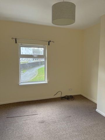 2 Railway View, Lisburn, BT27 4QB - Photo 2