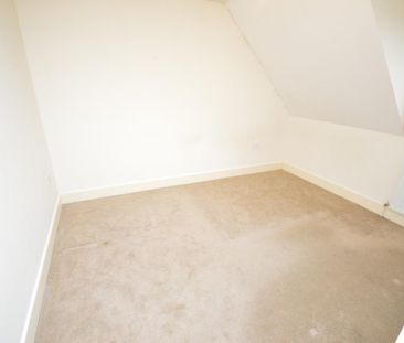 2 bedroom maisonette to rent - Photo 2