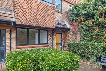 Foliot House, Budshead Road, Crownhill, Devon - Photo 4