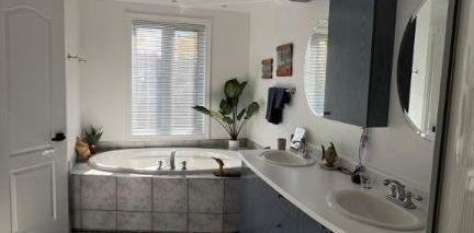 4 1/2 Saint-Mathias - Photo 2