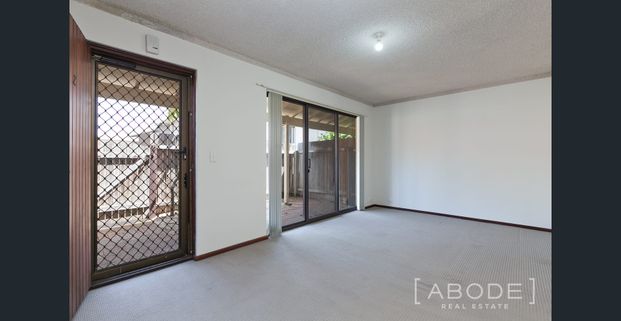 SUPERB LOCATION! UWA AT YOUR DOORSTEP! - Photo 1