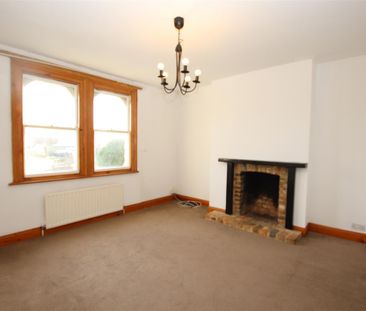 2 bedroom Maisonette to let - Photo 4