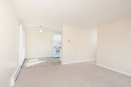 Lyndon Court - Photo 4